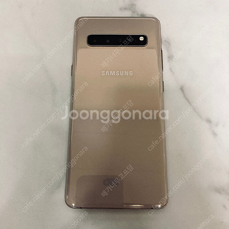 갤럭시 S10 5G 골드 256기가 7만원 판매합니다!--0