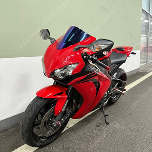 08년식 혼다cbr1000rr 상태 최상 판매합니다.