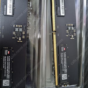 에센코어 KLEVV 16G PC5-44800 CL46 DDR5 파인인포 2개 팝니다