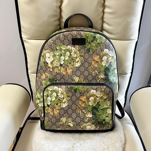 GUCCI 구찌 GG Bloom 블룸 플라워 백팩 그린 라지 사이즈 판매