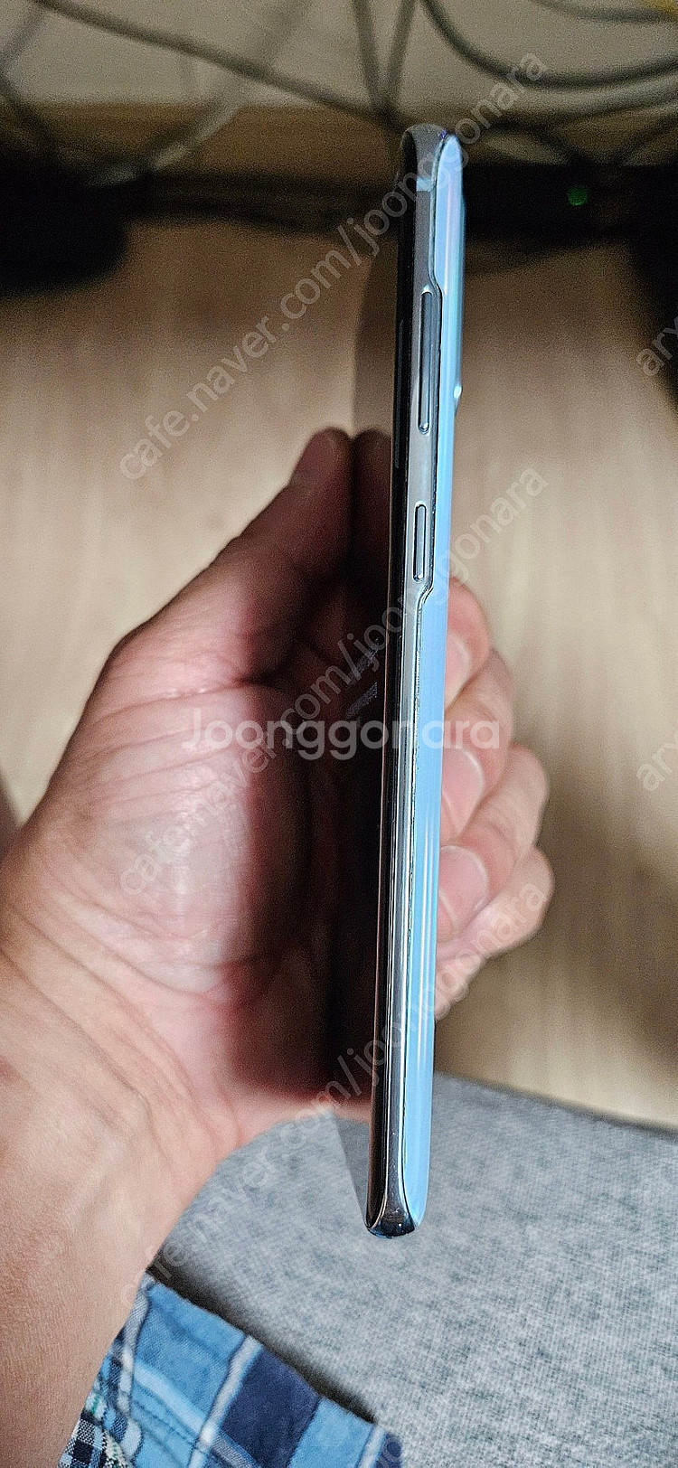 갤럭시 S20 클라우드블루 128G 판매합니다--4