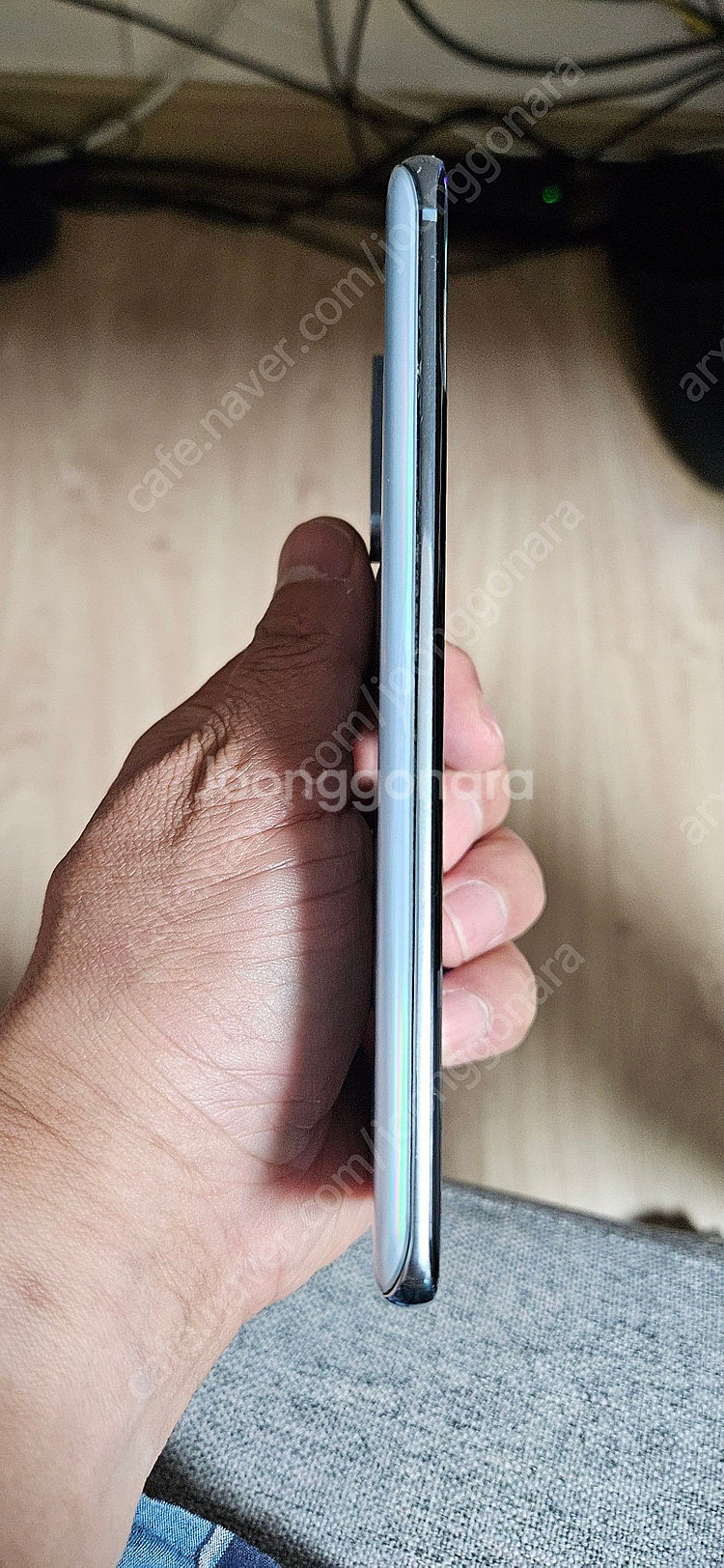 갤럭시 S20 클라우드블루 128G 판매합니다--5