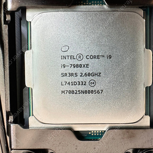 i9-7890xe (cpu) + AROUS X299게이밍보드 + PC4 2400T 16G