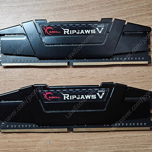 지스킬 Ripjaws DDR4-3600 CL16 16GB(8X2) XMP 램(RAM) 팝니다.