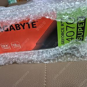 (미개봉) GIGABYTE 4070 SUPER GAMING OC 85만 팝니다.