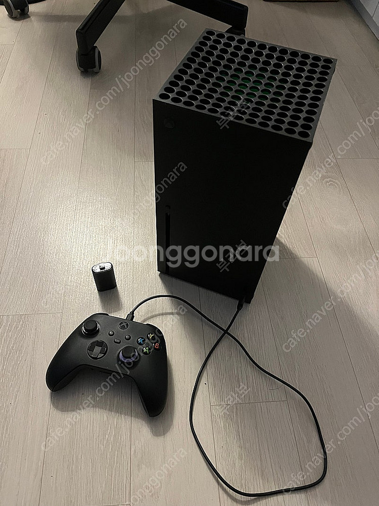 XBOX Series X--0