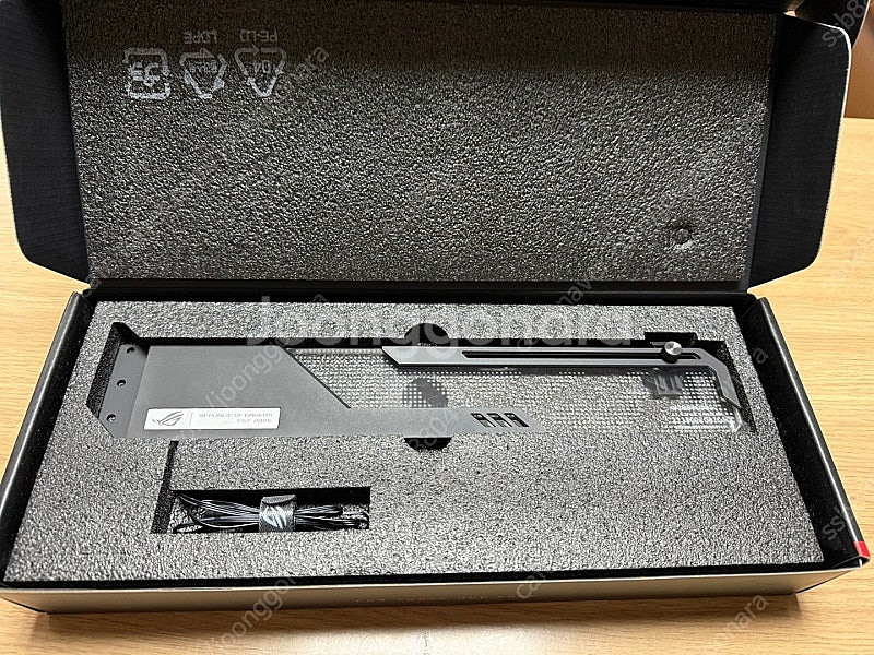 아수스 ASUS ROG WINGWALL 그래픽카드 지지...--1