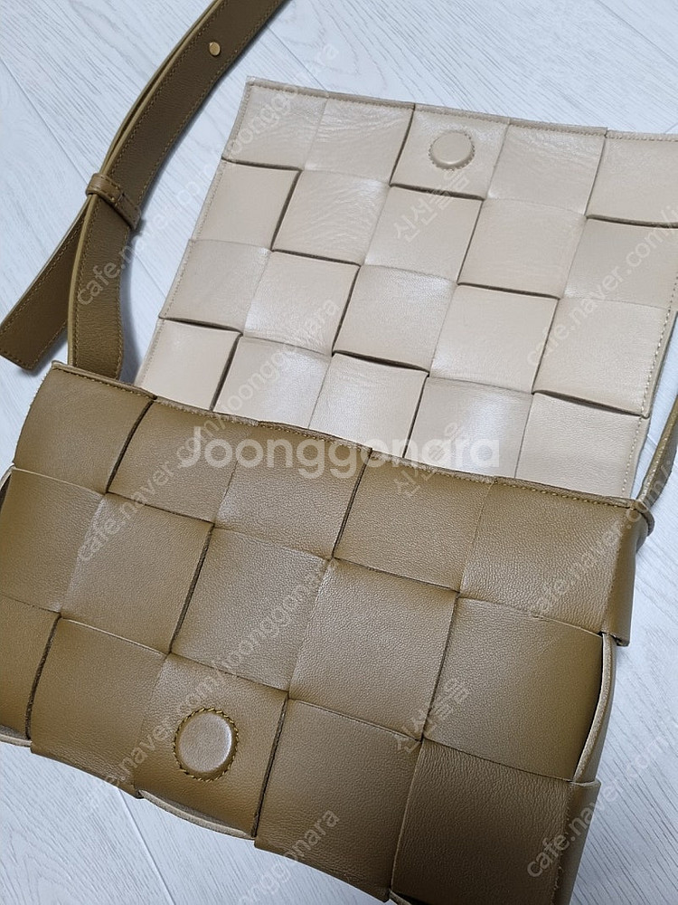 보테가베네타 카세트백 판매합니다(상태 최상)--1