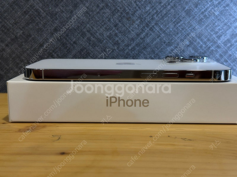 아이폰14프로 256GB 화이트 모델 팝니다--2