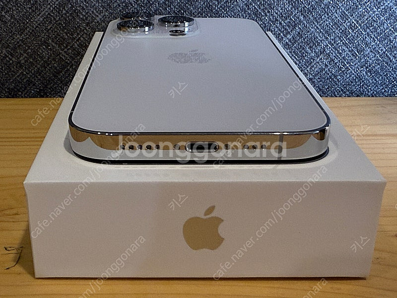 아이폰14프로 256GB 화이트 모델 팝니다--3