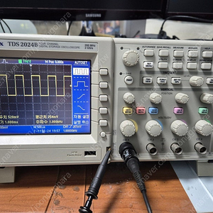 Tektronix TDS 2024B 오실로스코프(200Mhz Bandwidths 4 채널 버전)