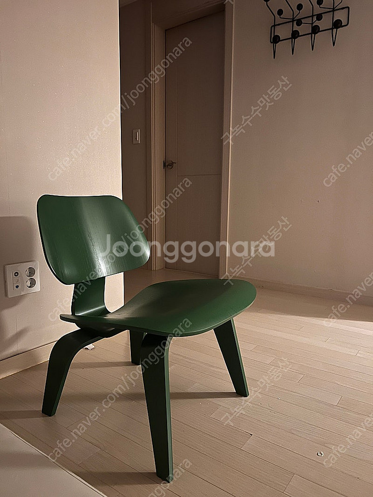 LCW 허먼밀러 임스체어 판매합니다. 아르떼미데 프리츠...--2