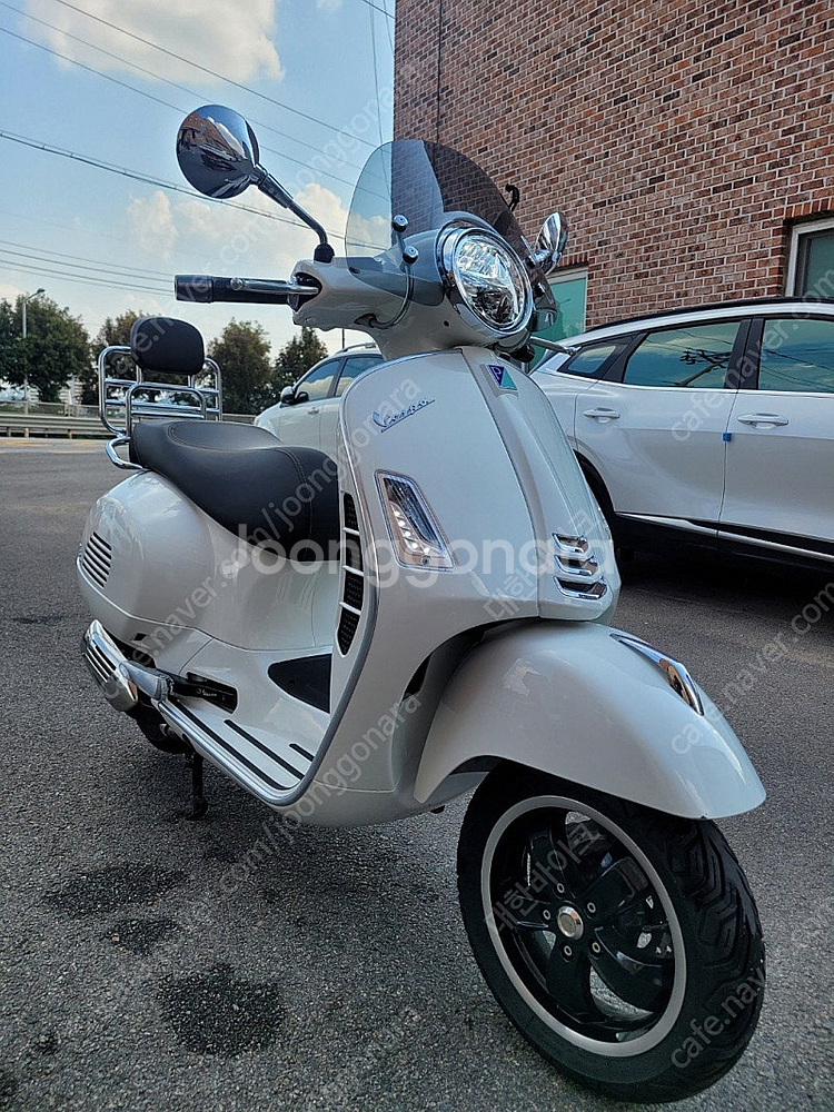 [신차보증]베스파 GTS125 23년식 화이트 이쁜스쿠...--0
