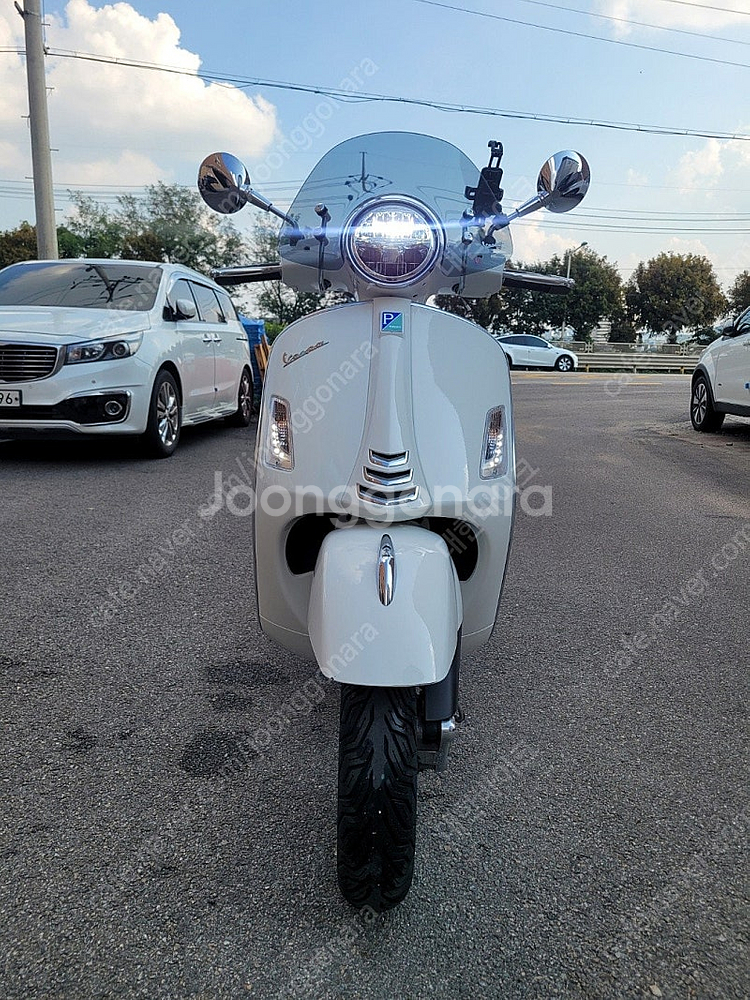 [신차보증]베스파 GTS125 23년식 화이트 이쁜스쿠...--1