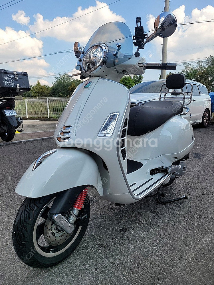 [신차보증]베스파 GTS125 23년식 화이트 이쁜스쿠...--2