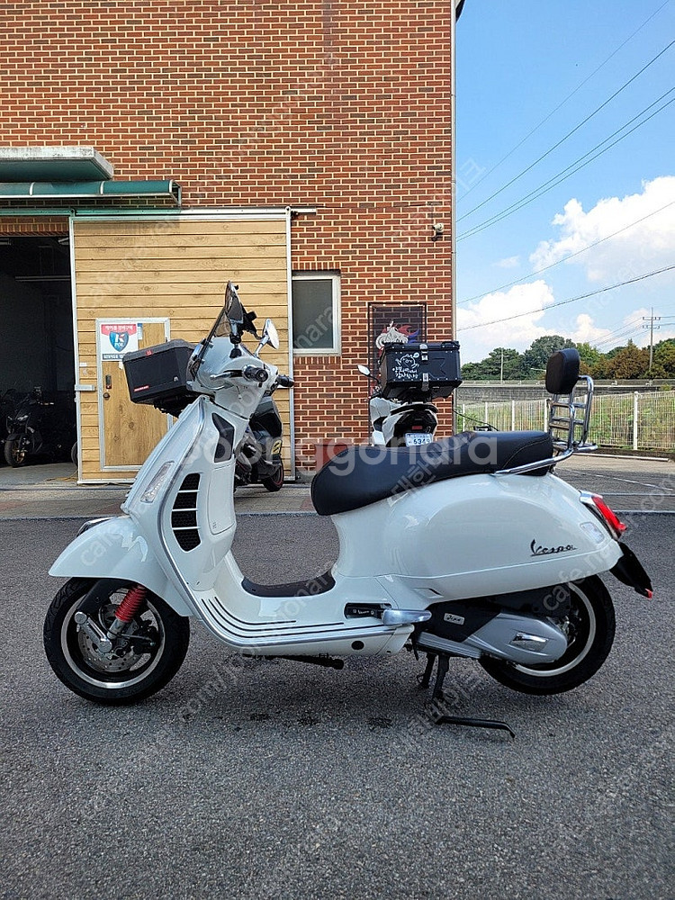 [신차보증]베스파 GTS125 23년식 화이트 이쁜스쿠...--3