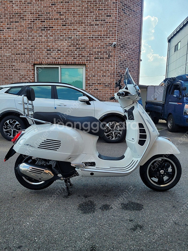 [신차보증]베스파 GTS125 23년식 화이트 이쁜스쿠...--7