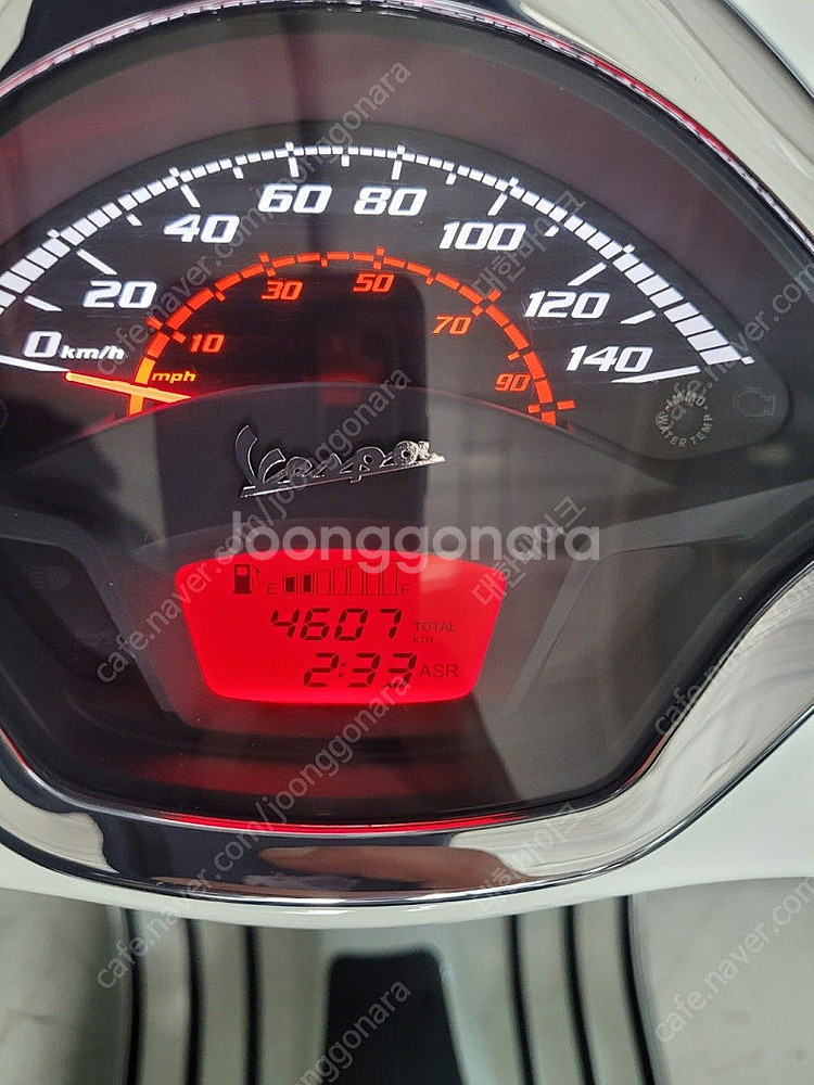 [신차보증]베스파 GTS125 23년식 화이트 이쁜스쿠...--9