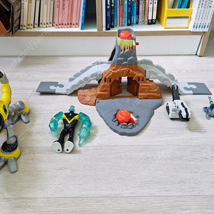 마텔 다이노트럭스 Mattel Dinotrux 로봇 및 다이캐스트들 택포.