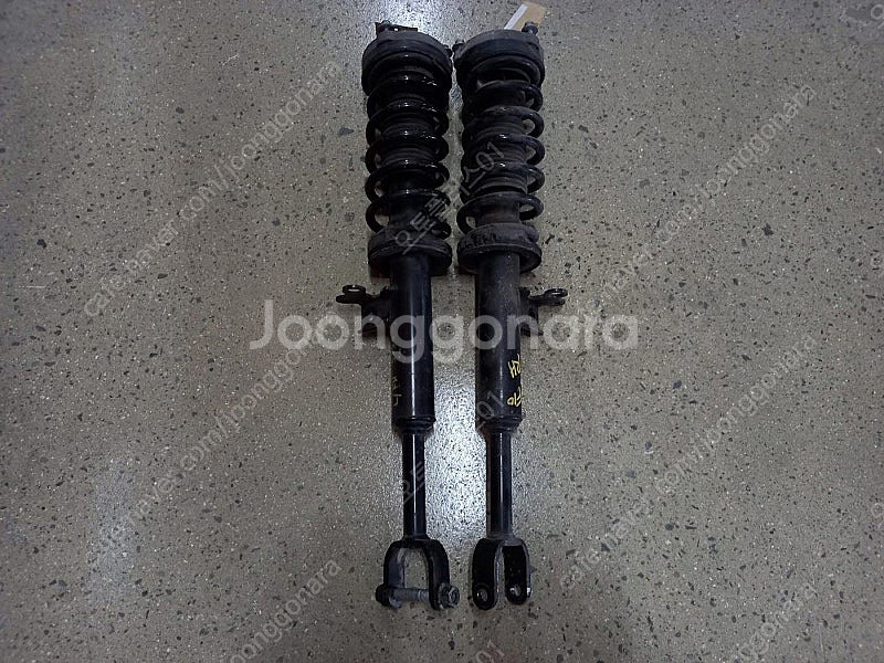 BMW F10 앞쇼바 좌우 판매합니다--0