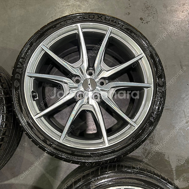 제네시스G70 19인치 중고 휠타이어 한대분--3