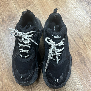 발렌시아가 트리플s 275