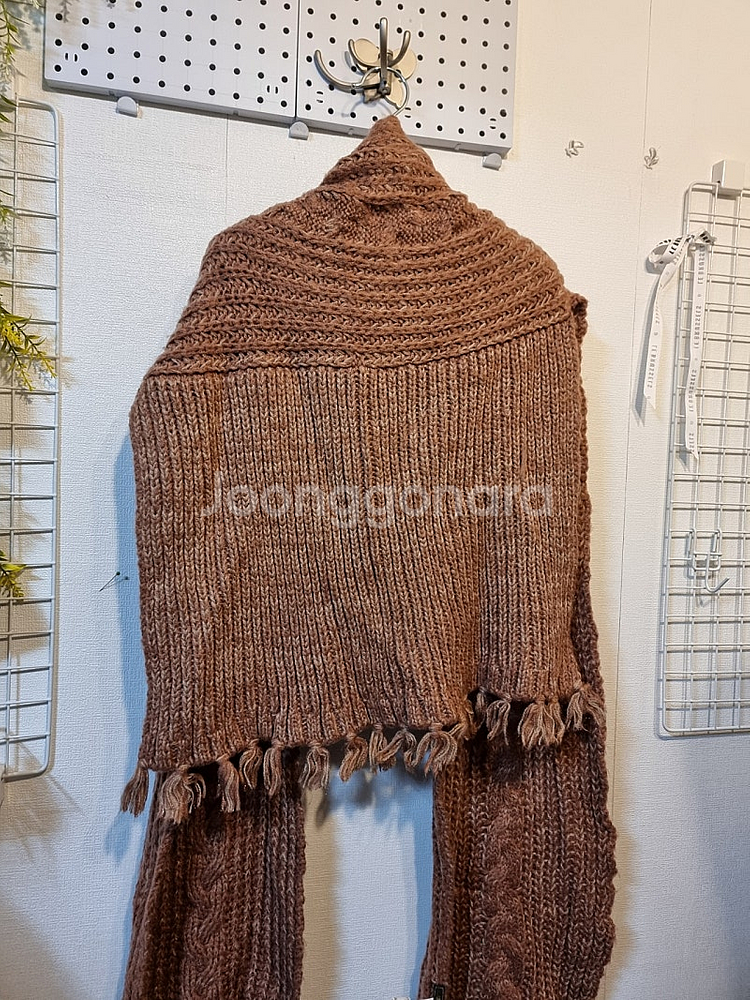 미착용 변형 니트 수술 머플러 써스데이아일랜드--3