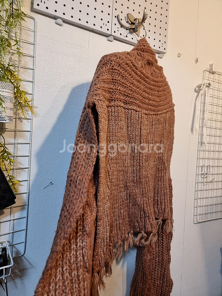 미착용 변형 니트 수술 머플러 써스데이아일랜드--5