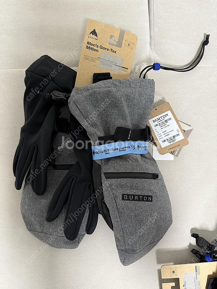 버튼 고어텍스 장갑 판매합니다.--0