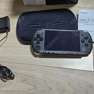 PSP 3000 (mhb-3000) 몬스터 헌터 서드 한정판 일판 판매합니다