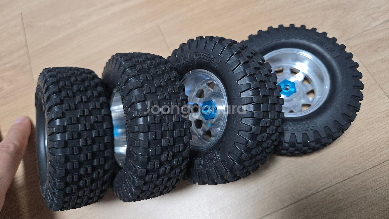 터보옵티마 카본샷시옵션, 런치박스, bbx알로이 휠타이어 팝니다.--6