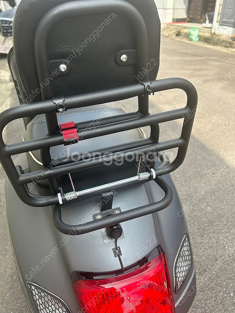 베스파 300ccGTS 슈퍼스포츠 그레이무광 17년식--6
