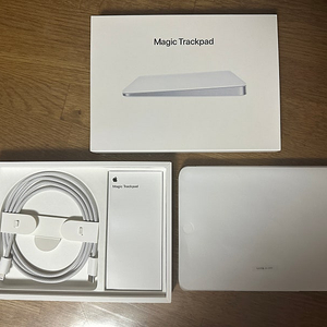 애플 매직 트랙패드(2021 Magic Trackpad MK2D3KH/A) 미사용 새상품 팝니다.