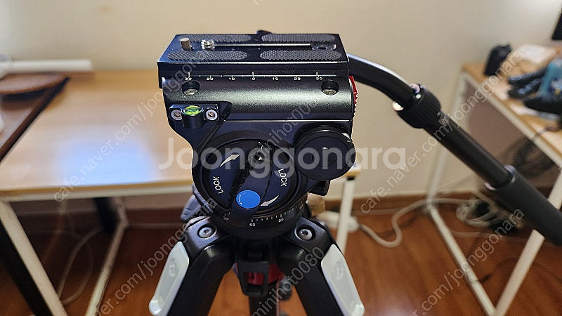 삼각대 맨프로토 MT190XPRO4 + 유압식헤드 시루...--3
