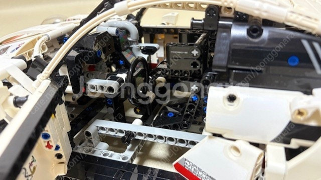 레고 테크닉 포르쉐 911 RSR 조립품 팝니다.--8