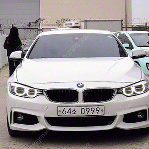 BMW4시리즈 (F32) 428i 컨버터블 M 스포츠즁고차 할부 리스 카드 저신용자 전액할부 가능합니다