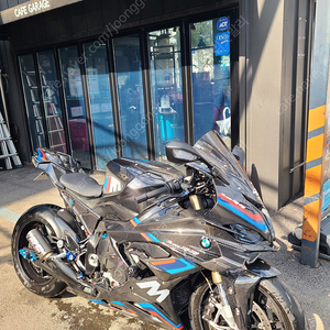 2023 bmw s1000rr 풀카본 8천키로 판매합니다