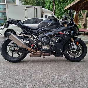 24년출고 23년 s1000rr 레이스팩 마지막단조휠 팔아요