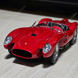 1:18 다이캐스트 cmc ferrari 250 testarossa 폰툰펜더 레드 판매합니다