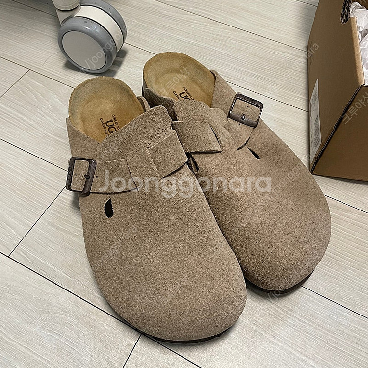 어그/보스턴 타우페 색상/40사이즈/50000원--0