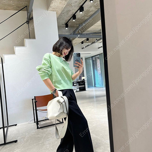 메인스테이 맨투맨 보관만한 새것