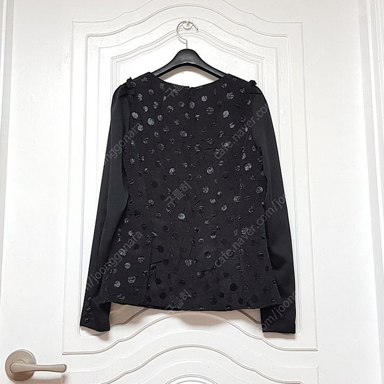 로엠 프릴 퍼프소매 핀턱 도트 땡땡이 배색 페플럼 긴팔 블라우스 블랙 검정색 66사이즈--2