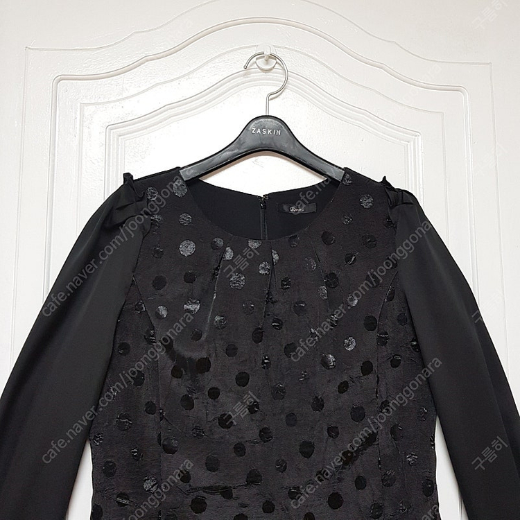 로엠 프릴 퍼프소매 핀턱 도트 땡땡이 배색 페플럼 긴팔 블라우스 블랙 검정색 66사이즈--3