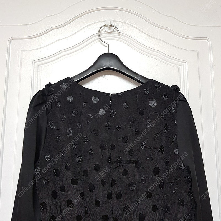 로엠 프릴 퍼프소매 핀턱 도트 땡땡이 배색 페플럼 긴팔 블라우스 블랙 검정색 66사이즈--5