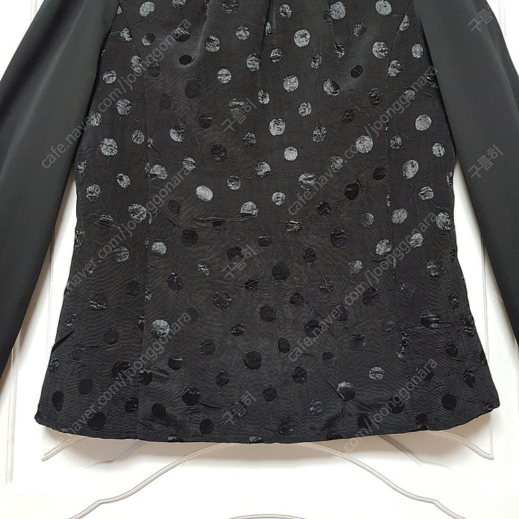 로엠 프릴 퍼프소매 핀턱 도트 땡땡이 배색 페플럼 긴팔 블라우스 블랙 검정색 66사이즈--6