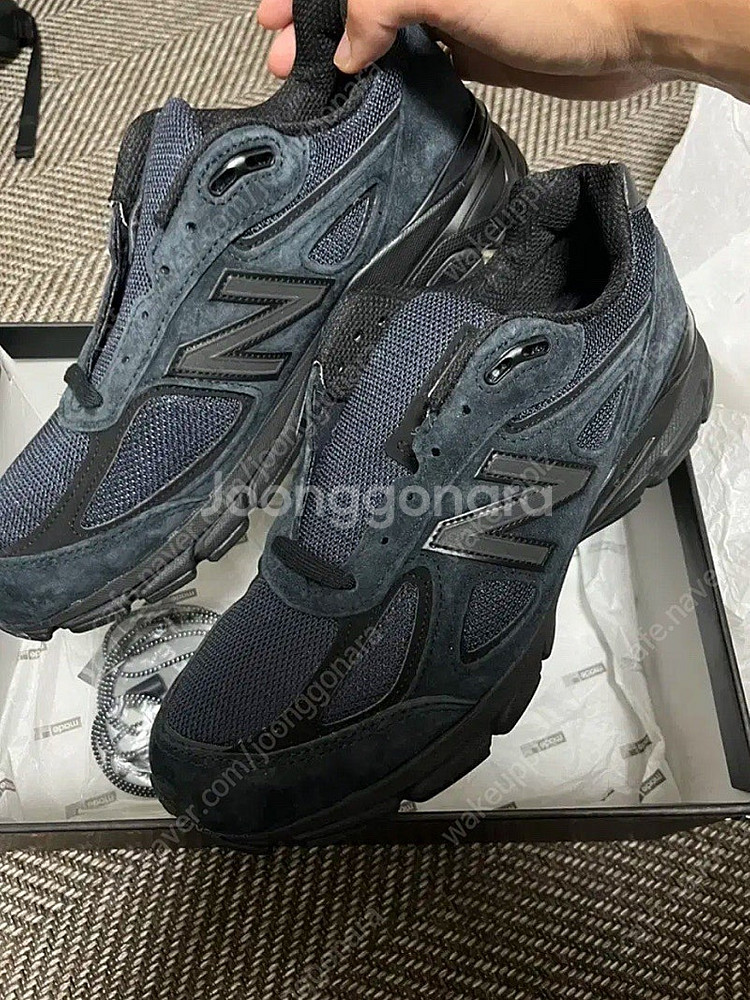 자운드 뉴발란스 990v4 네이비 275--0