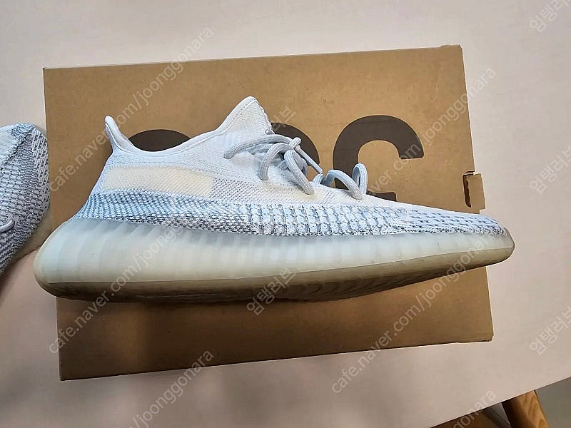 아디다스 이지부스트 클라우드화이트(FW3043) 사이즈 275mm--8