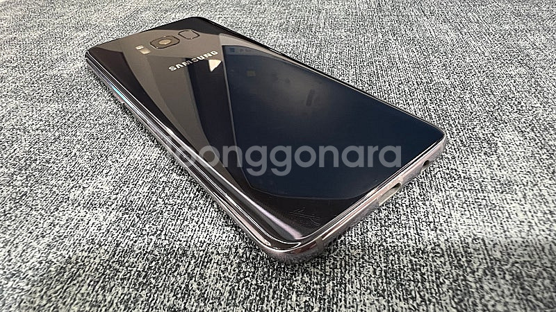 갤럭시 S8 네이비색상 64기가 파손없는 깨끗한 핸드폰...--6
