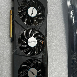 기가바이트 Rx6600 이글 3팬