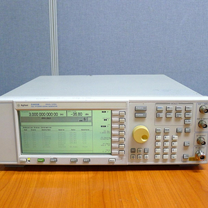 Agilent E4425B 250KHz~3GHz 시그널제너레이터 FM,AM,PM FM,AM,PM중고시그젠